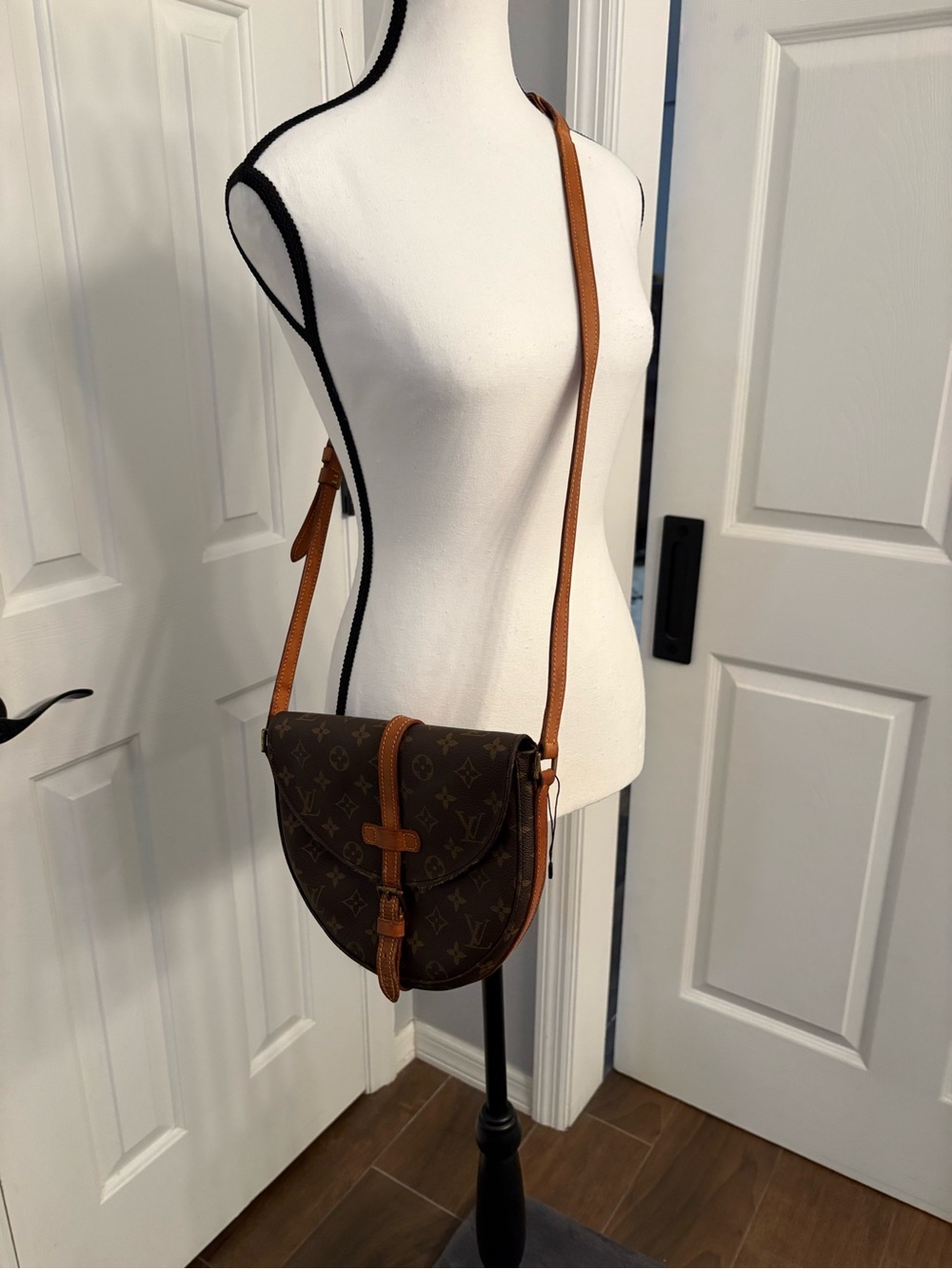 Louis Vuitton Monogram vintage Half-Moon Crossbody Bag in Brown and Tan - Picture 2 of 16
